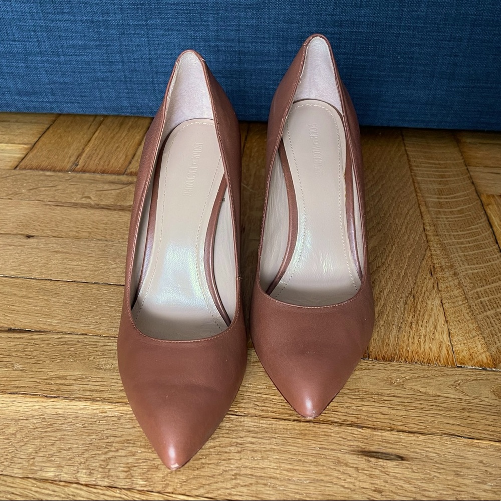 Pour la Victoire Pumps Size 8.5